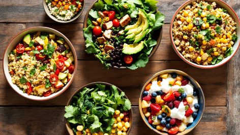 découvrez 5 recettes de bowls complets, équilibrés et faciles à préparer, qui rassasient sans alourdir. des idées de combos sains et gourmands, parfaits pour savourer les saveurs de saison tout en restant léger.